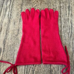 NWOT Elegant Red Long 💯 cashmere Gloves with Ties